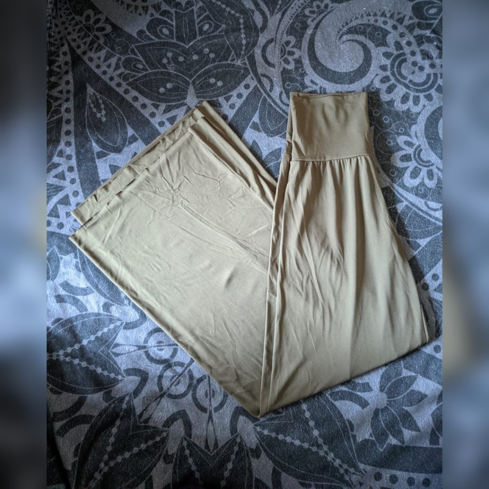 Wide leg pants